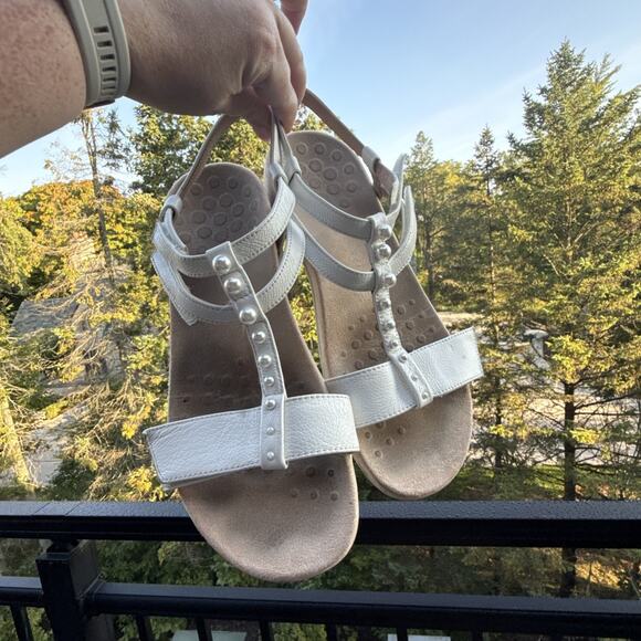 Vionic Sandals Shoes Womens Size 11 Mikah White Leather Strap Pearl Stud Comfort - Picture 9 of 16
